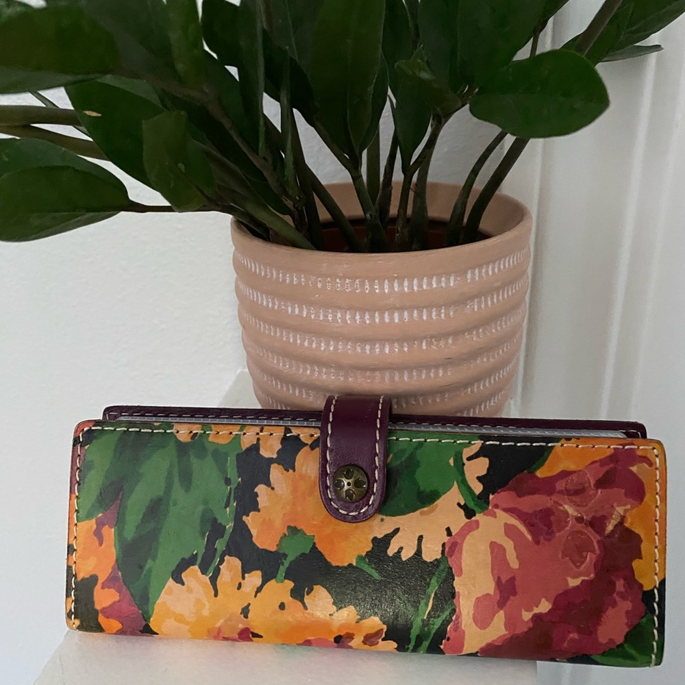 Patricia Nash clutch wallet